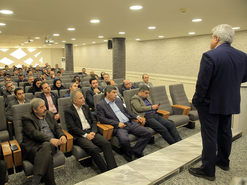برگزاری سمینار نگاهی به فناوری نوین بانکداری الکترونیک