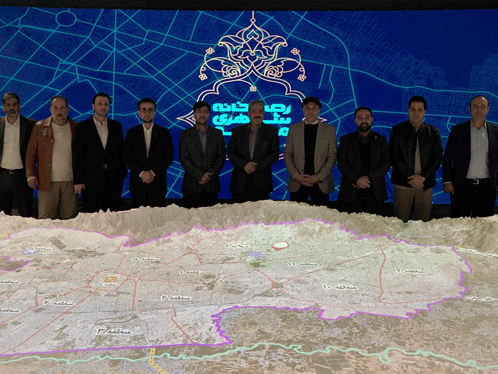 بازدید مدیران عالی رتبه گروه داده‌پردازی پارسیان از کارخانه نوآوری مشهد