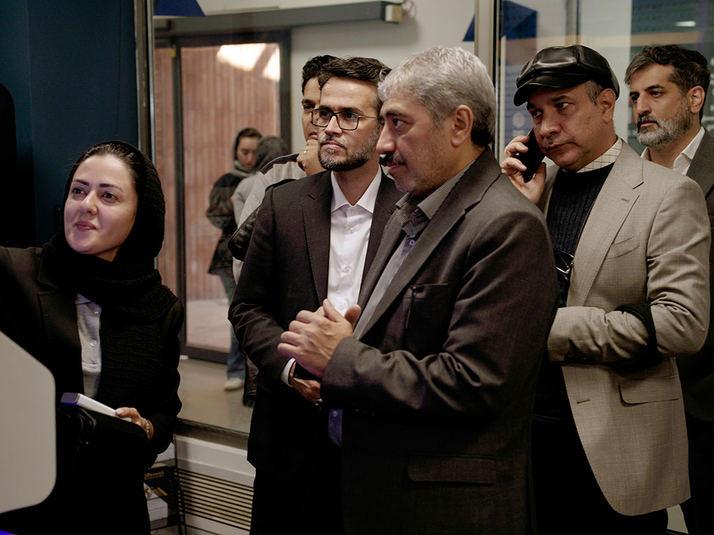 بازدید مدیران عالی رتبه گروه داده‌پردازی پارسیان از کارخانه نوآوری مشهد