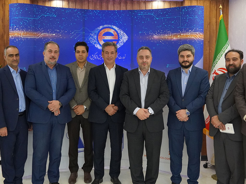 بازدید دکتر صابر امامی، مدیرعامل محترم گروه داده‌پردازی پارسیان، از شرکت تجارت الکترونیک پارسیان کیش (تاپکیش)