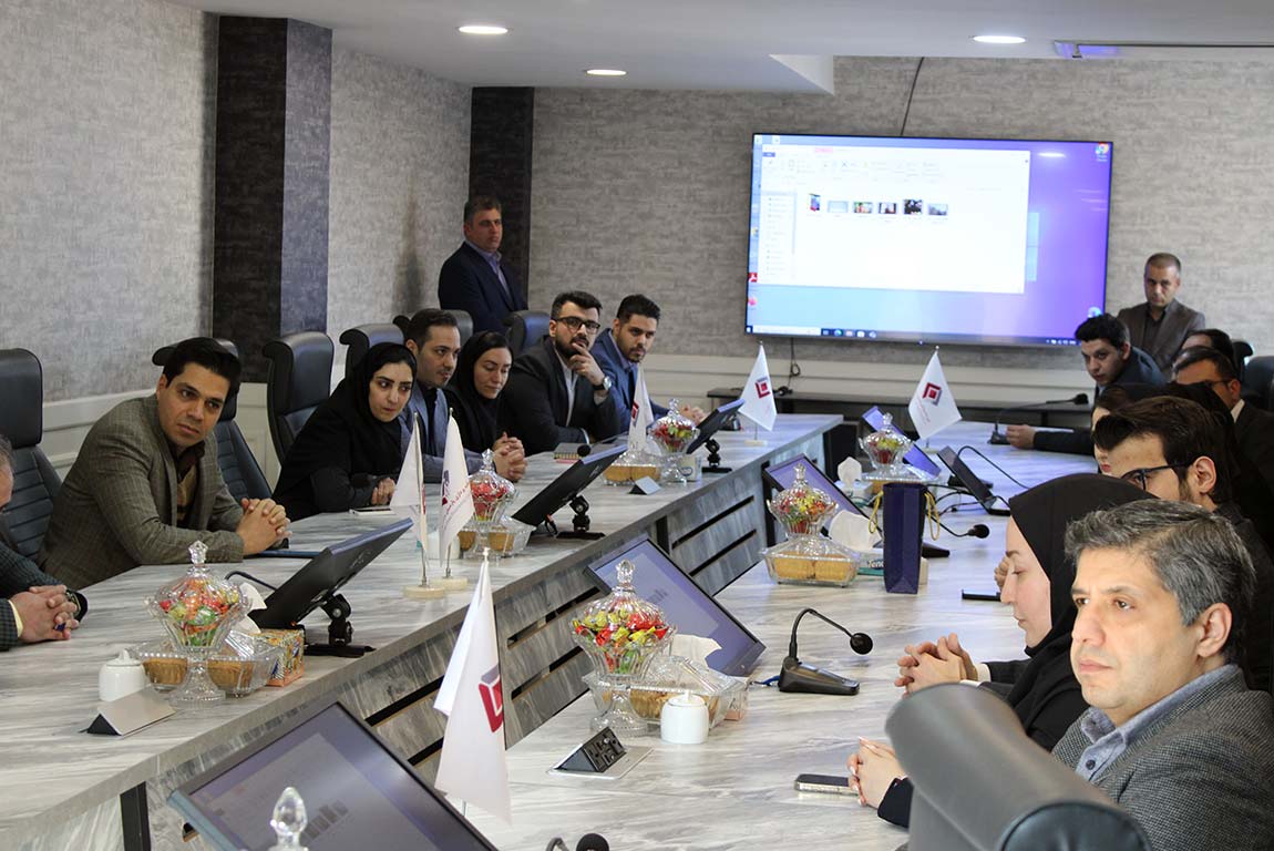برگزاری جلسه هم‌اندیشی «تبار پدر» در گروه داده‌پردازی پارسیان