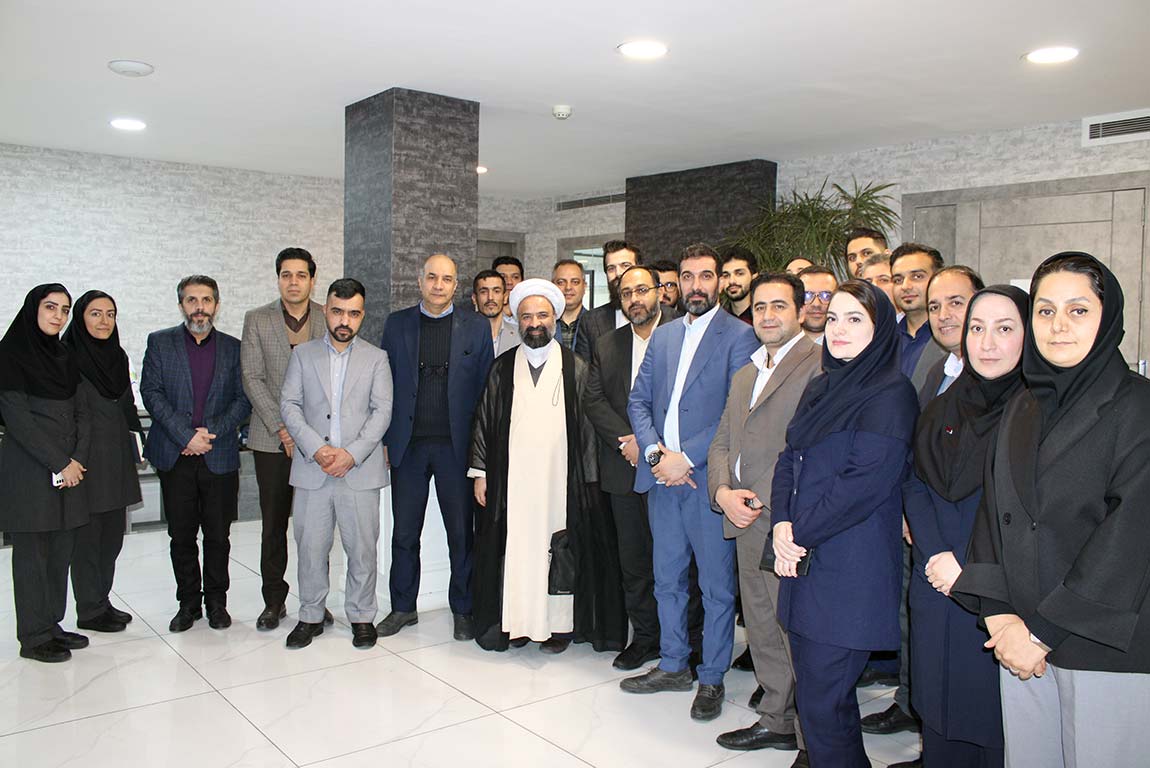 برگزاری جلسه هم‌اندیشی «تبار پدر» در گروه داده‌پردازی پارسیان