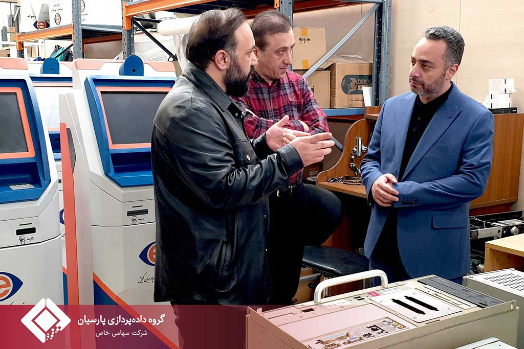 بازدید میدانی از واحد تعمیر و پشتیبانی تاپکیش در دومین روز از جنگ تحمیلی
