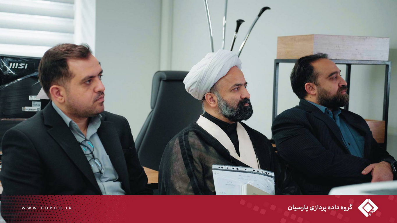 دومین رویداد شرکت توسعه سریع نوآوری ستارگان؛ «چالش‌های هلدینگ‌داری در ایران» با حضور دکتر عطاالله هرندی برگزار شد