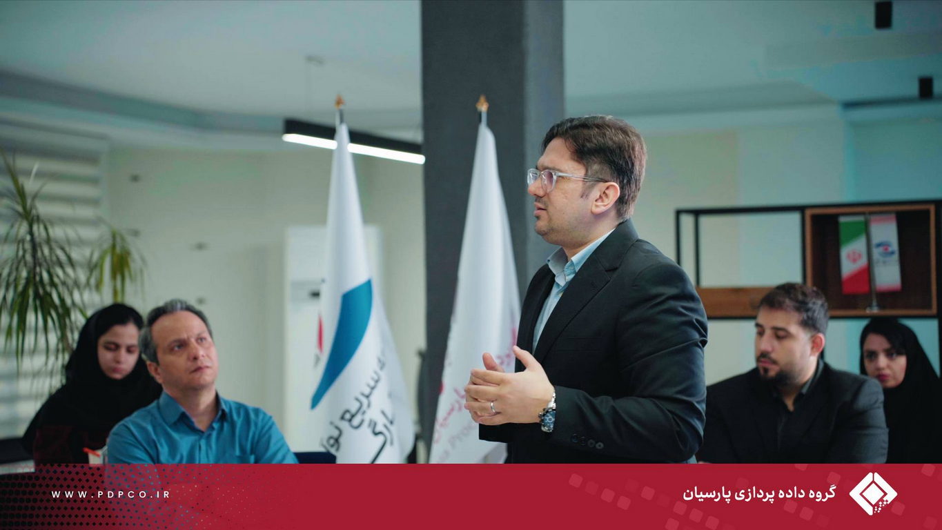 دومین رویداد شرکت توسعه سریع نوآوری ستارگان؛ «چالش‌های هلدینگ‌داری در ایران» با حضور دکتر عطاالله هرندی برگزار شد