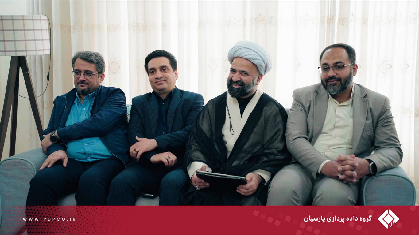 دیدار مدیران گروه داده‌پردازی پارسیان با خانواده شهید نیما رجب‌پور به مناسبت روز ملی روابط عمومی