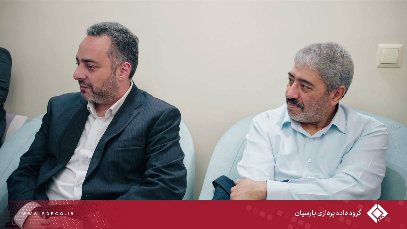دیدار مدیران گروه داده‌پردازی پارسیان با خانواده شهید نیما رجب‌پور به مناسبت روز ملی روابط عمومی