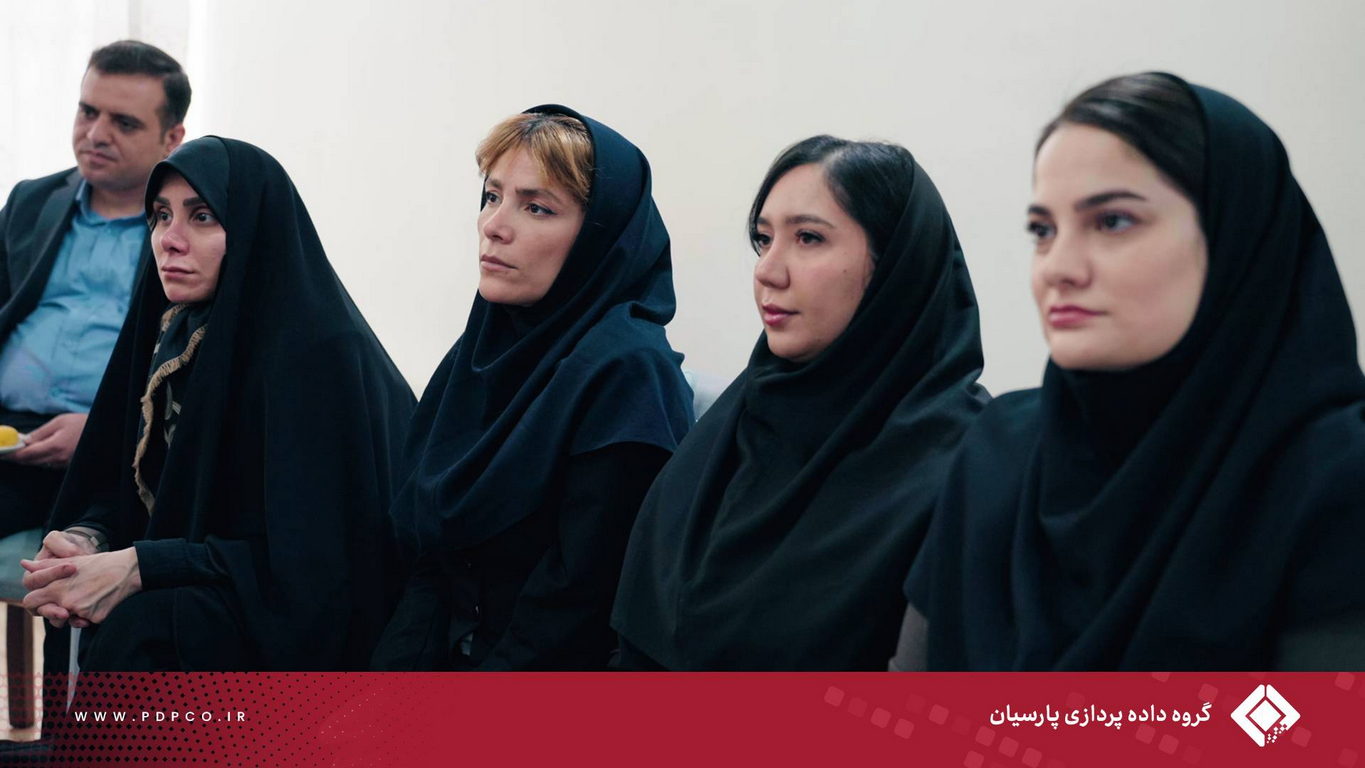 دیدار مدیران گروه داده‌پردازی پارسیان با خانواده شهید نیما رجب‌پور به مناسبت روز ملی روابط عمومی