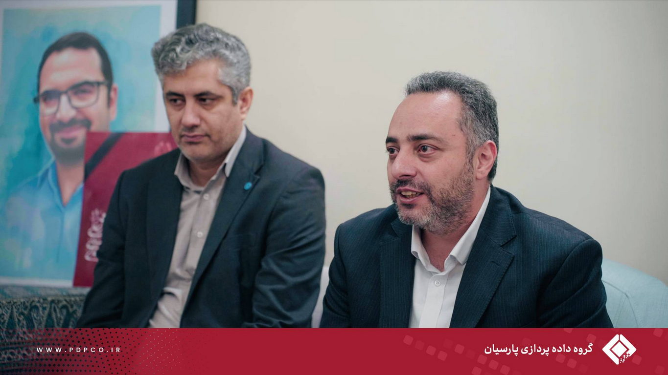 دیدار مدیران گروه داده‌پردازی پارسیان با خانواده شهید نیما رجب‌پور به مناسبت روز ملی روابط عمومی