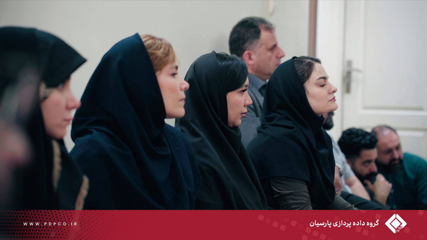 دیدار مدیران گروه داده‌پردازی پارسیان با خانواده شهید نیما رجب‌پور به مناسبت روز ملی روابط عمومی
