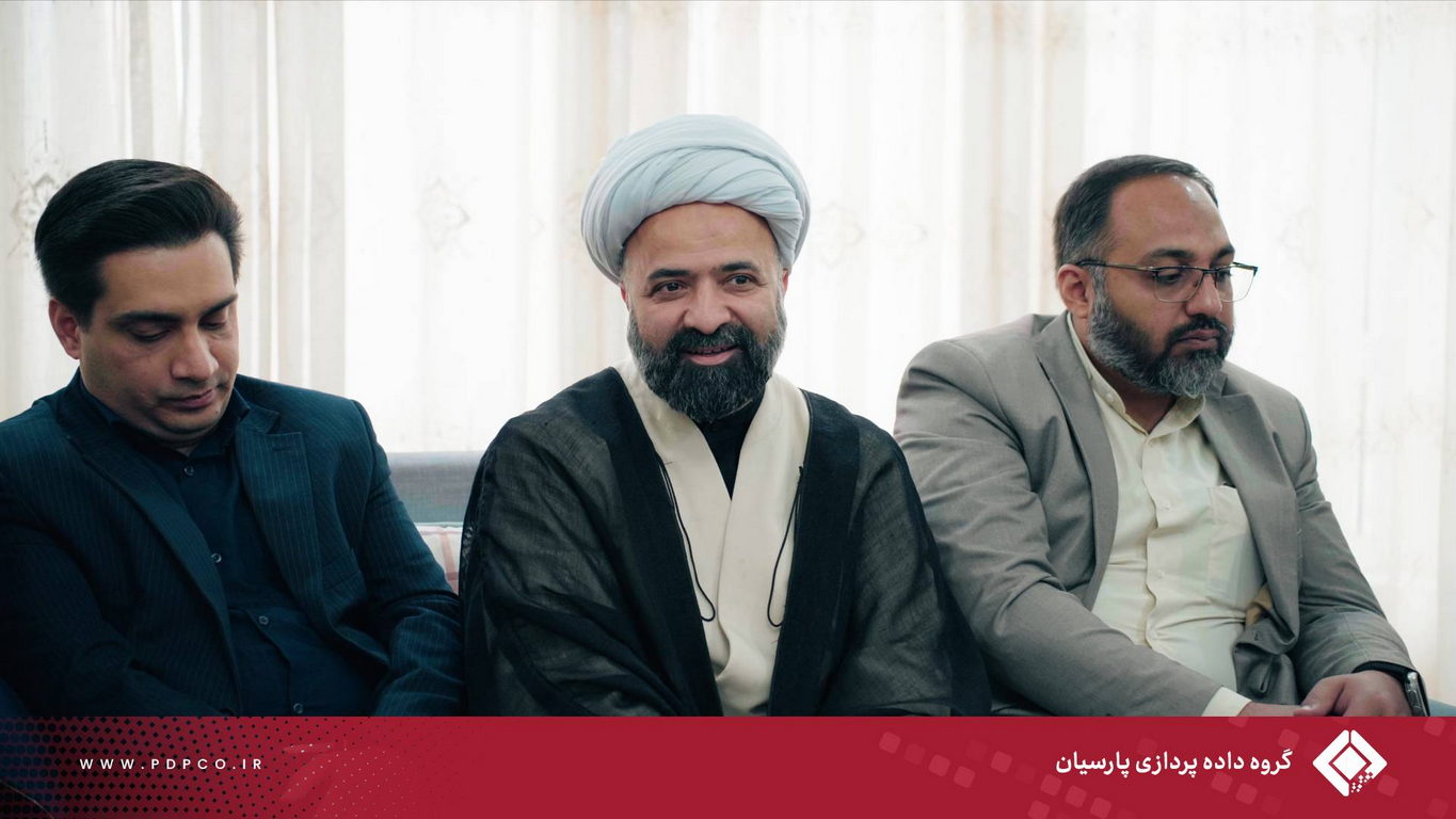 دیدار مدیران گروه داده‌پردازی پارسیان با خانواده شهید نیما رجب‌پور به مناسبت روز ملی روابط عمومی