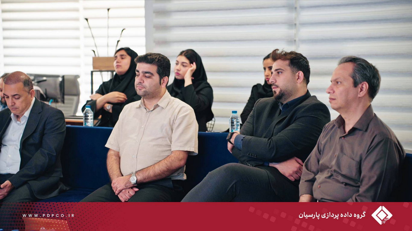 چهارمین رویداد «ستارگانِ نوآوری» با تأکید مهندس حسین اسلامی بر هم‌افزایی هلدینگ‌ها و همکاری مکمل استارت‌آپ‌ها و شرکت‌های بزرگ شروع شد