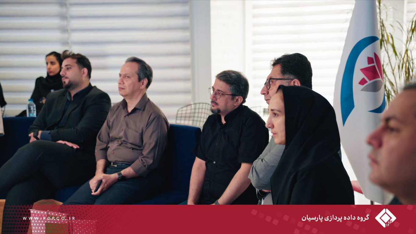 چهارمین رویداد «ستارگانِ نوآوری» با تأکید مهندس حسین اسلامی بر هم‌افزایی هلدینگ‌ها و همکاری مکمل استارت‌آپ‌ها و شرکت‌های بزرگ شروع شد
