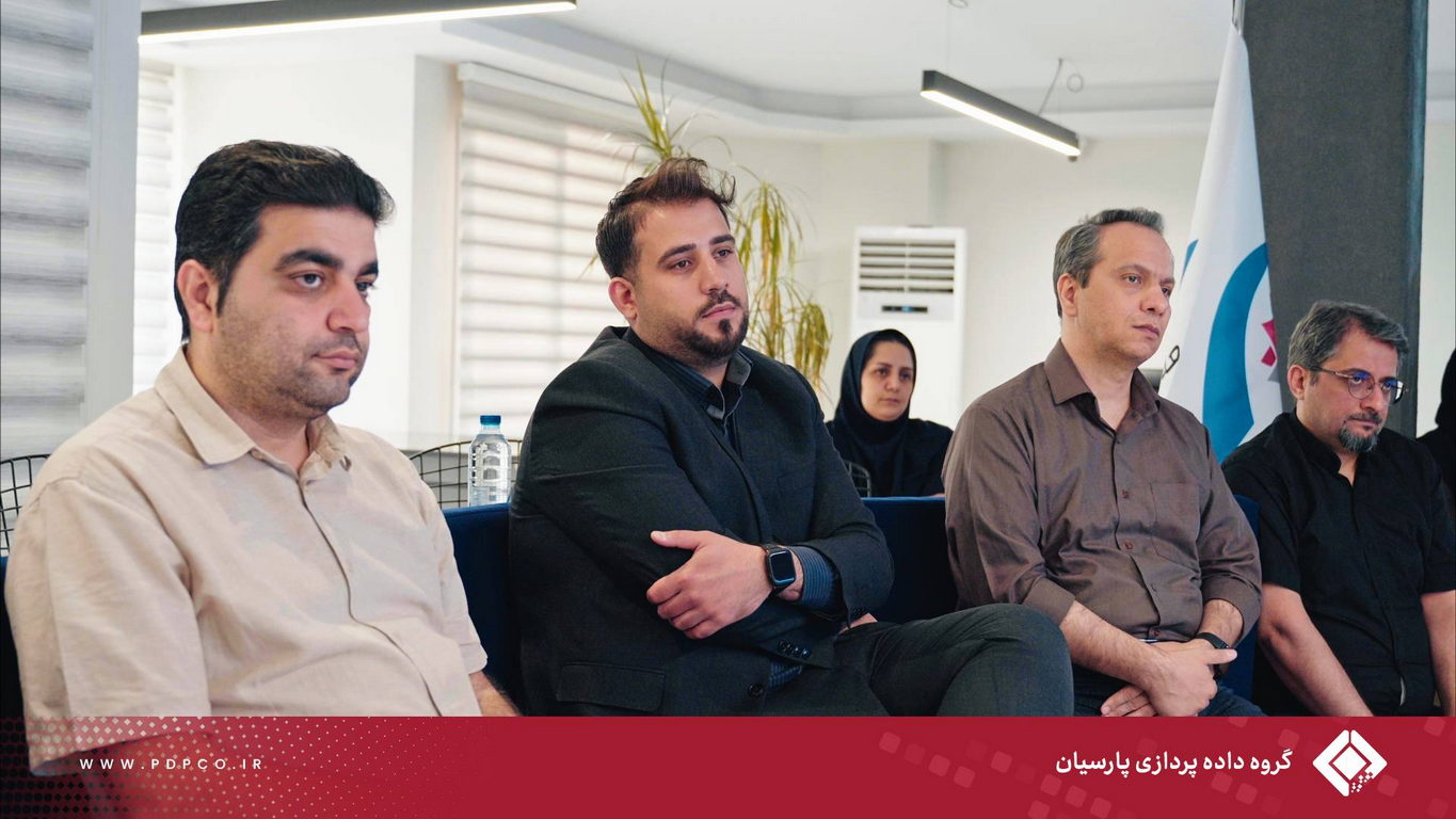 چهارمین رویداد «ستارگانِ نوآوری» با تأکید مهندس حسین اسلامی بر هم‌افزایی هلدینگ‌ها و همکاری مکمل استارت‌آپ‌ها و شرکت‌های بزرگ شروع شد