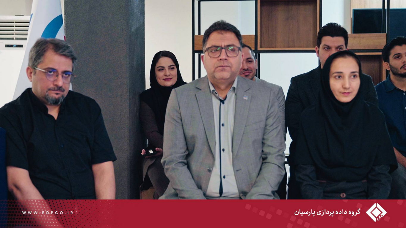 چهارمین رویداد «ستارگانِ نوآوری» با تأکید مهندس حسین اسلامی بر هم‌افزایی هلدینگ‌ها و همکاری مکمل استارت‌آپ‌ها و شرکت‌های بزرگ شروع شد