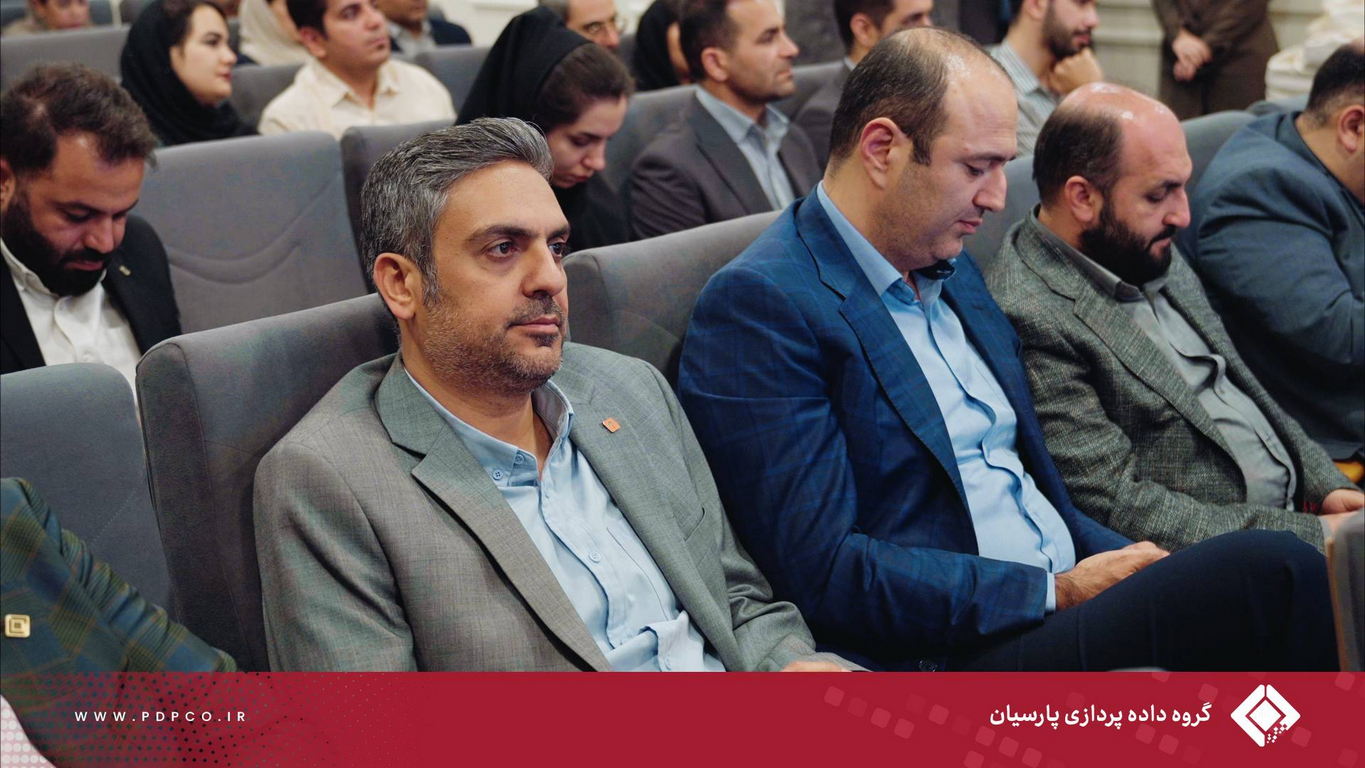 مراسم تقدیر از زوج‌های تازه‌ازدواج‌کرده در گروه داده‌پردازی برگزار شد