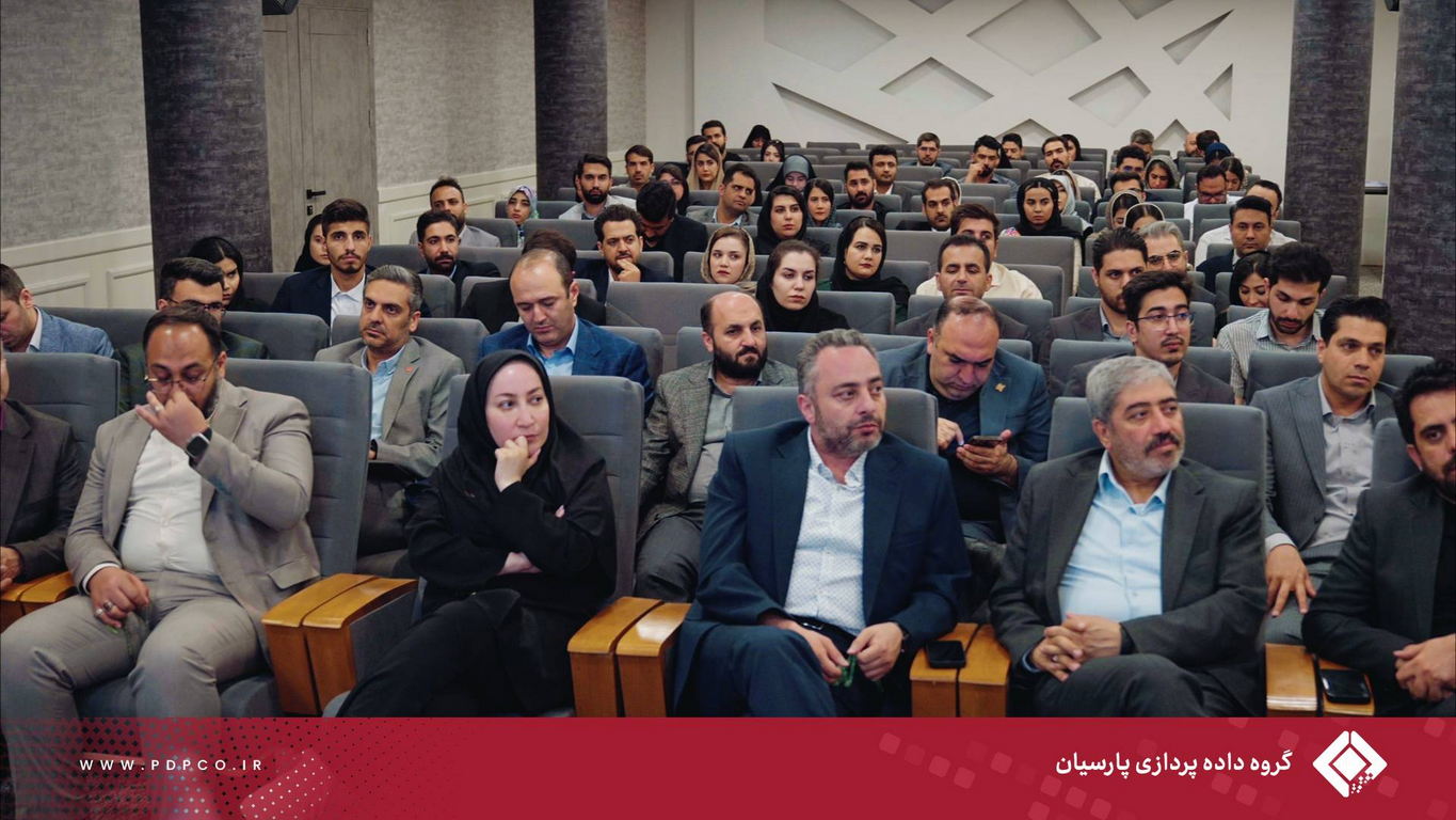 مراسم تقدیر از زوج‌های تازه‌ازدواج‌کرده در گروه داده‌پردازی برگزار شد