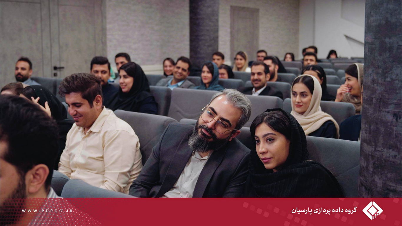 مراسم تقدیر از زوج‌های تازه‌ازدواج‌کرده در گروه داده‌پردازی برگزار شد
