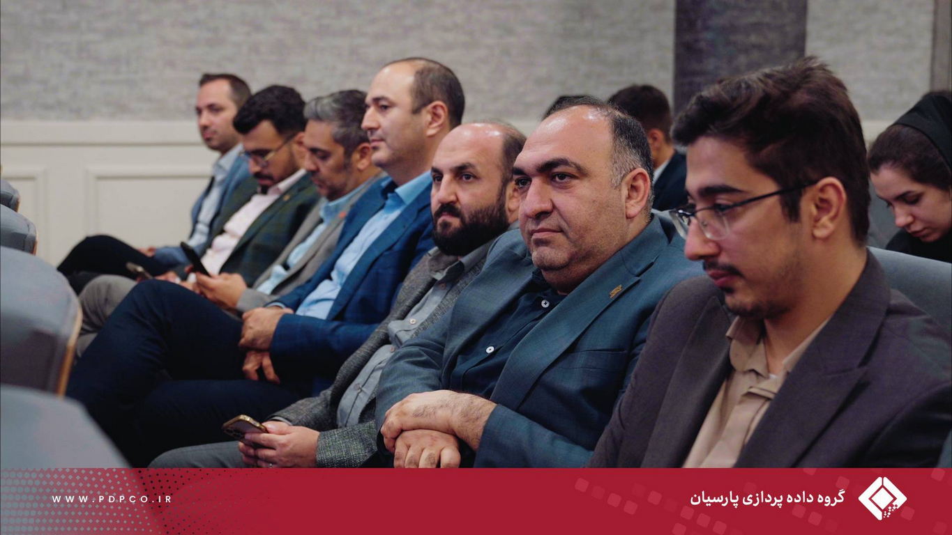 مراسم تقدیر از زوج‌های تازه‌ازدواج‌کرده در گروه داده‌پردازی برگزار شد