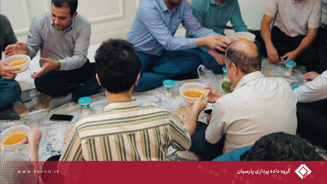 برگزاری مراسم «ناهار سادات» در گروه داده‌پردازی پارسیان به مناسبت عید سعید غدیر خم