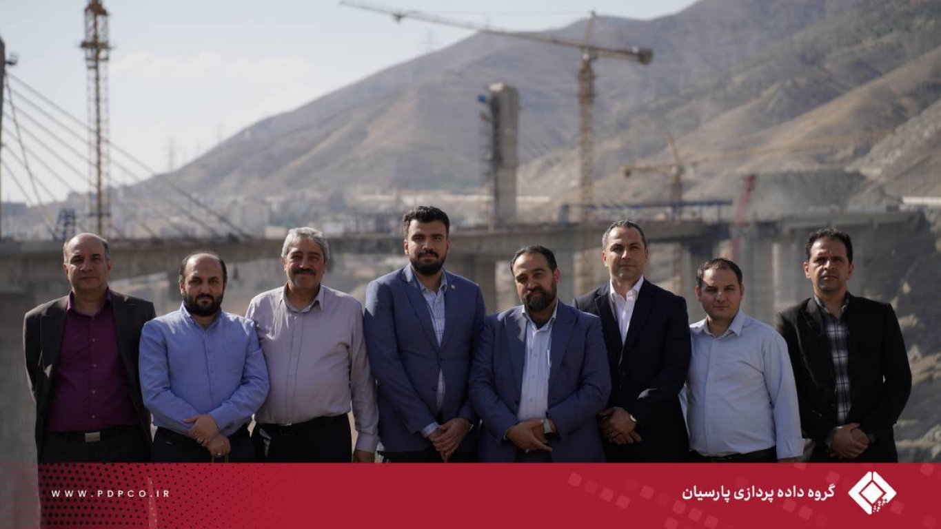 بازدید مدیران گروه داده‌پردازی پارسیان از پل B1 هدف قرار گرفته در ایام جنگ تحمیلی