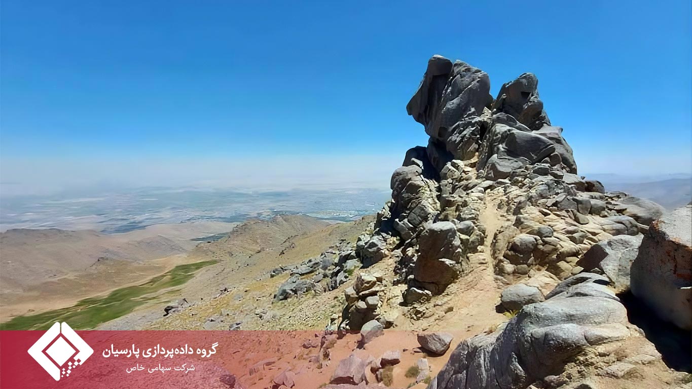 بر فراز الوند؛ استقامت و همدلی تیم کوهنوردی گروه داده‌پردازی پارسیان در قله ۳۵۷۰ متری