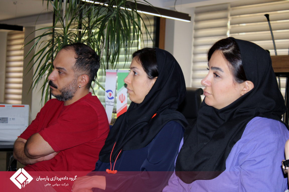 برگزاری کارگاه آموزش روبیک در گروه داده‌پردازی پارسیان با حضور استاد مانلی ظهرابی
