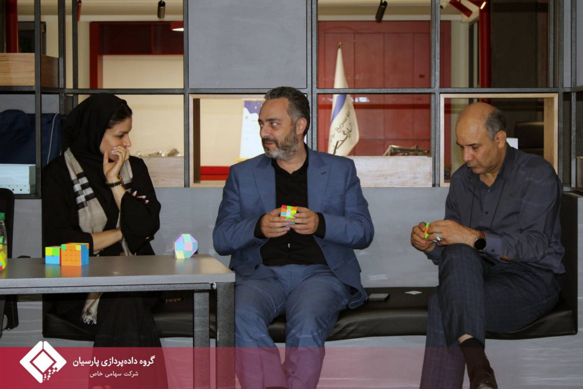 برگزاری کارگاه آموزش روبیک در گروه داده‌پردازی پارسیان با حضور استاد مانلی ظهرابی