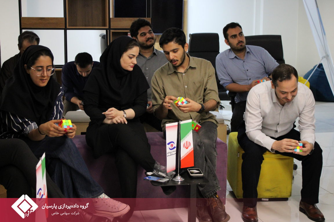 برگزاری کارگاه آموزش روبیک در گروه داده‌پردازی پارسیان با حضور استاد مانلی ظهرابی