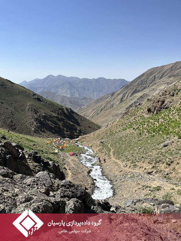 بام استان تهران فتح شد؛  صعود موفقیت‌آمیز تیم کوهنوردی گروه داده‌پردازی پارسیان به قله خلنو