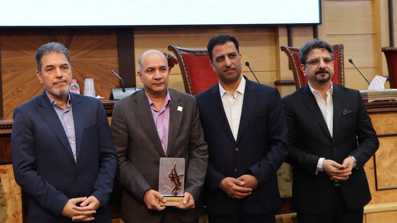 حضور نمایندگان گروه داده پردازی پارسیان در همایش "سرمایه انسانی از درد تا دگرگونی"