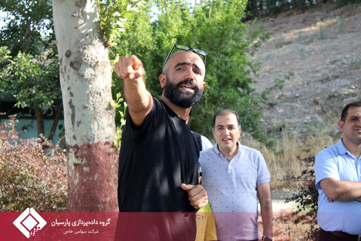 دورهمی پر انرژی همکاران در دریاچه آزادی