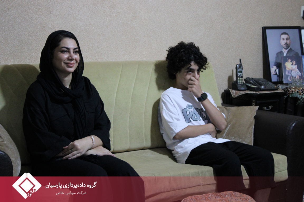 دیدار مدیرعامل گروه داده‌پردازی پارسیان با خانواده شهید مصطفی توری تبریزی در مازندران هم‌زمان با سالروز تولد شهید